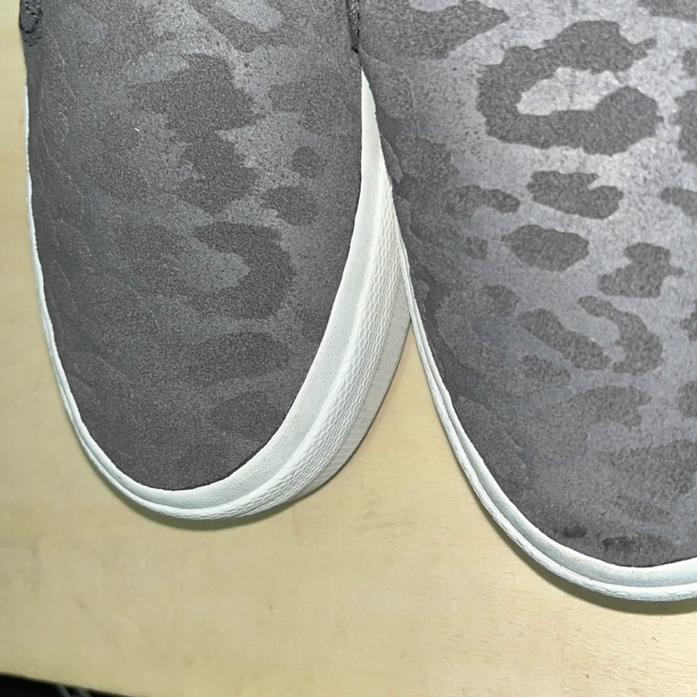 Top Sperry gray & white slip on shoes size womens 8.5 NWOT - Picture 7 of 7